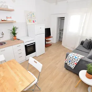  Appartement & Studio In The Centre